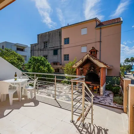 Apartment Apartman Sunce Kastela